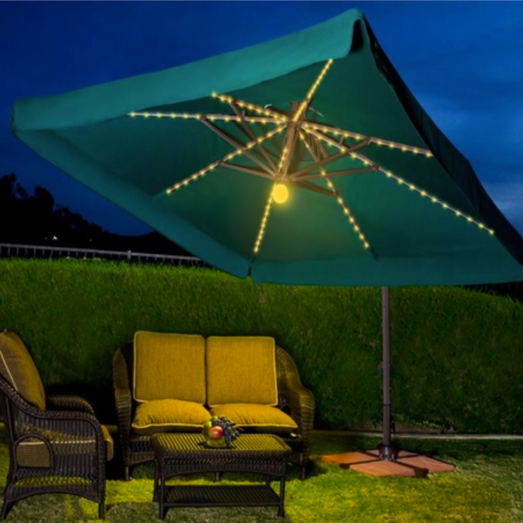 Vrienden Patio Umbrella with Lights Palmerhenley